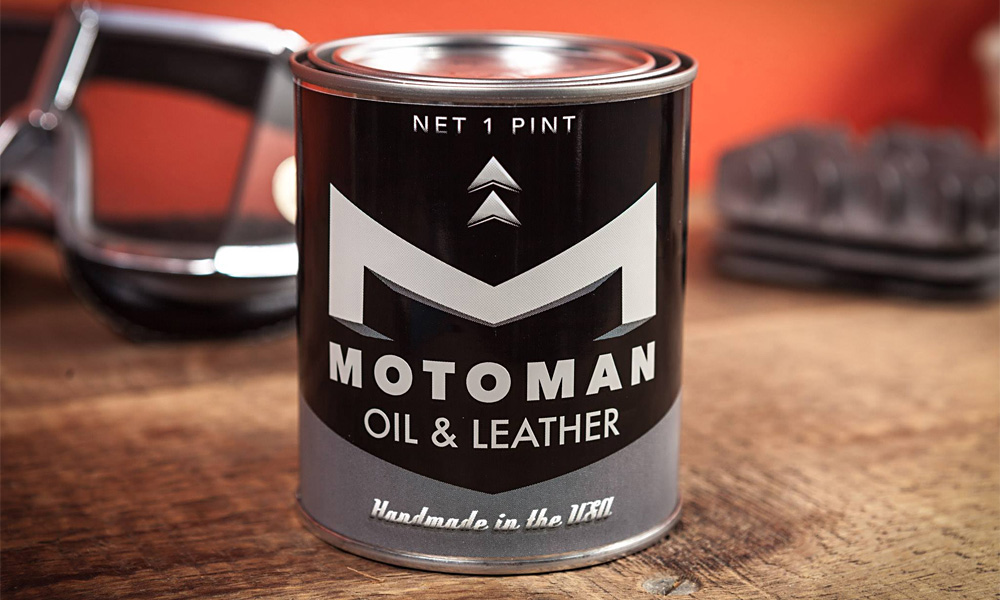 Flying Tiger Moto Oil & Leather Candle