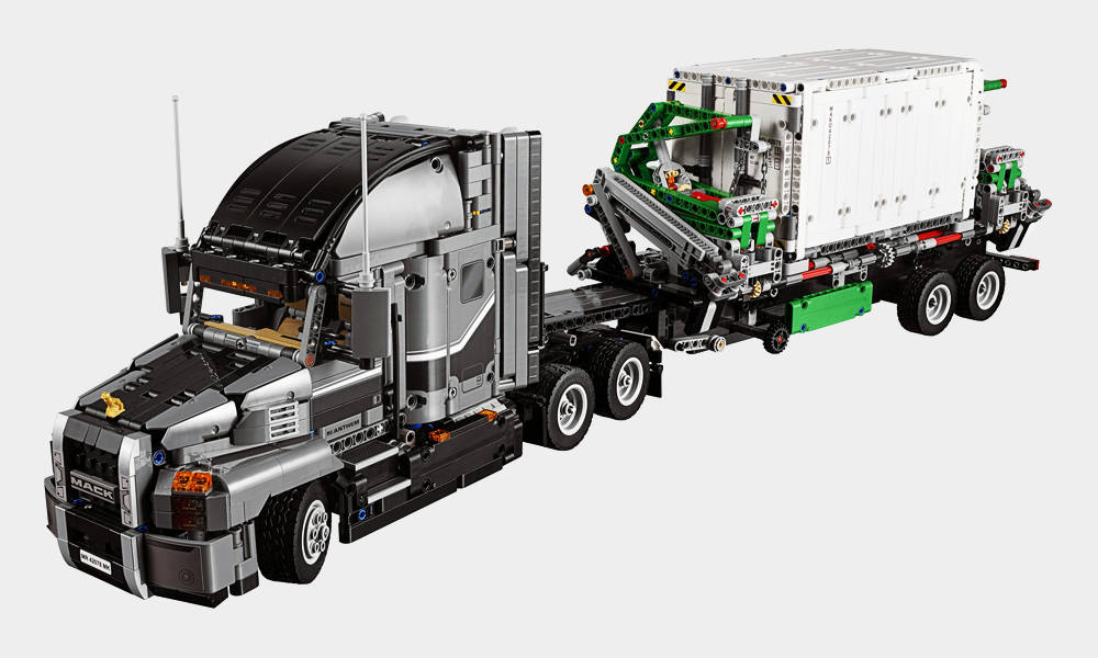 LEGO-Technic-Mack-Truck