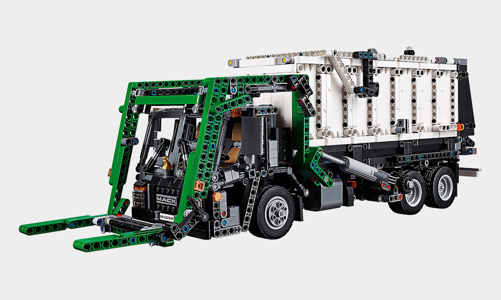 LEGO-Technic-Mack-Truck-3