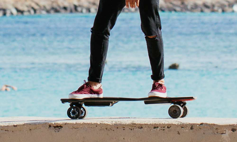 StarkBoard-Is-a-Hands-Free-Electric-Skateboard-4