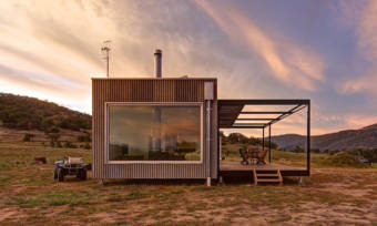 This-Off-the-Grid-Cabin-Is-Made-from-Salvaged-Iron-1