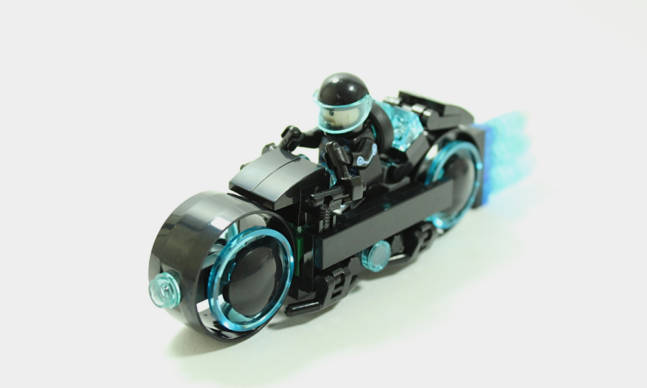 A ‘Tron: Legacy’ LEGO Light Cycle Is Coming in 2018