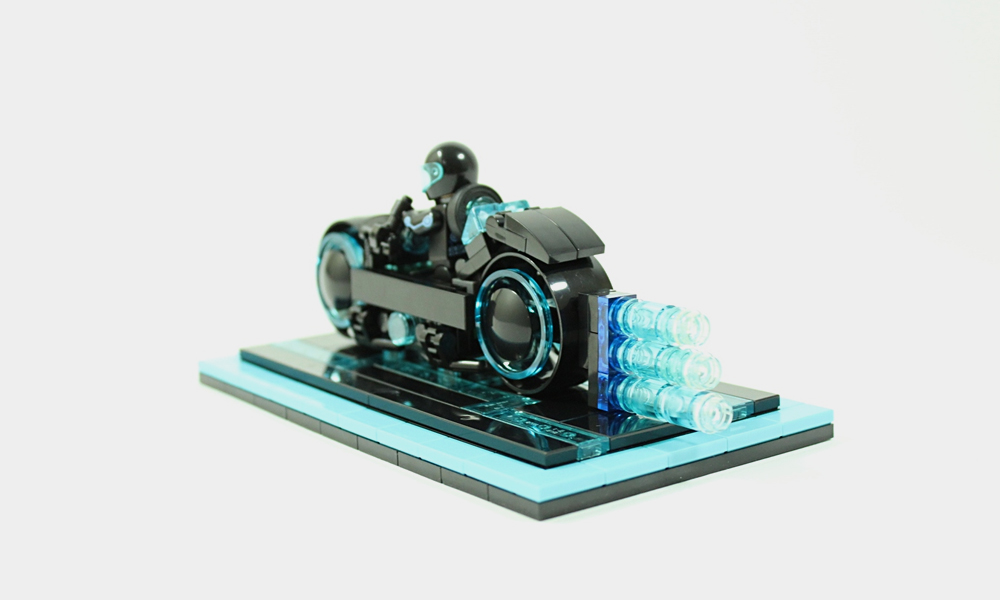 Tron-Legacy-LEGO-Light-Cycle-Is-Coming-in-2018-5