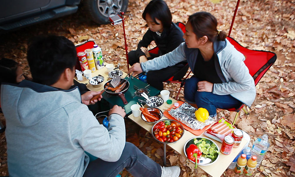 EatOut-Is-an-All-in-One-Camping-Kitchen-4