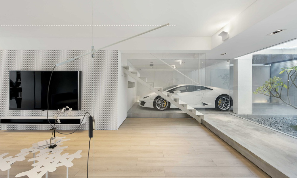 This-Home-Lets-You-Keep-an-Eye-on-Your-Car-2