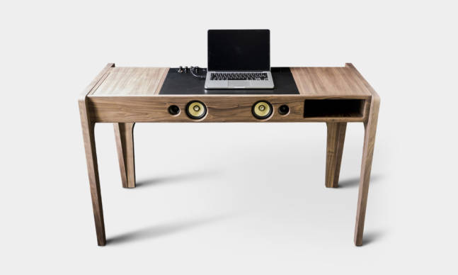 The Laptop Dock Studio Has a Sound System Built-In