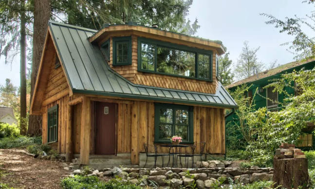 8 Log Cabins Perfect for a Spring Getaway