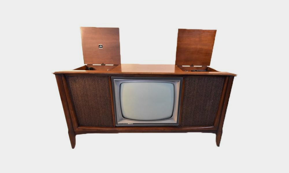 Nows-Your-Chance-to-Own-Props-and-Furniture-From-Mad-Men-2