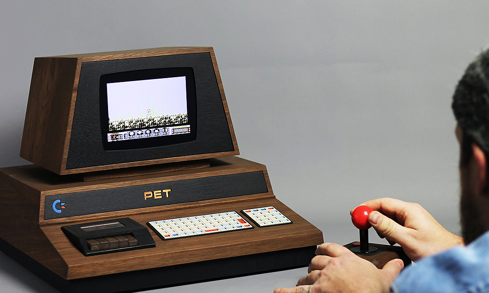 PET-De-Lux-Retro-Video-Game-Console-5