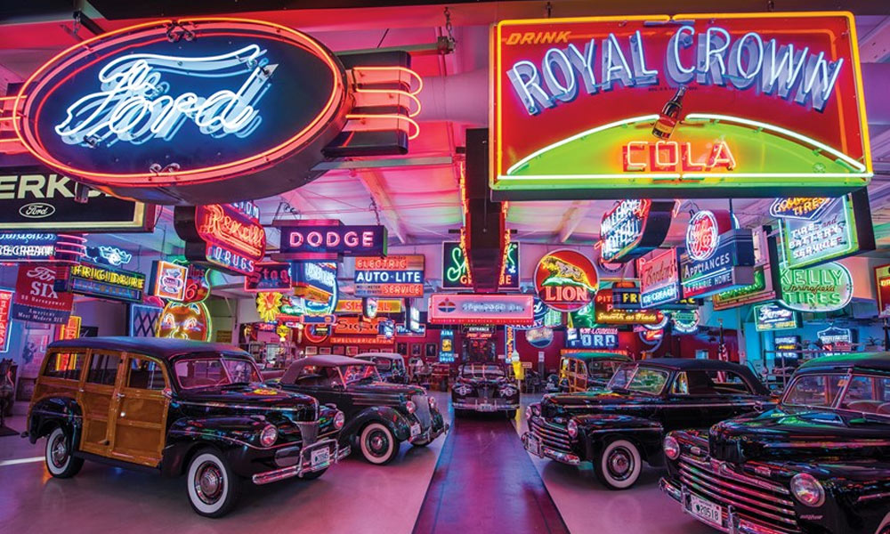Sothebys-Is-Auctioning-Off-a-Collection-of-Vintage-Neon-Signs-1