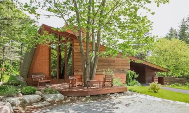 A Little-Known Frank Lloyd Wright Home Is For Sale | Cool Material