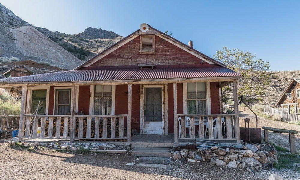 Own-a-California-Ghost-Town-for-Just-Under-a-Million-Bucks-2