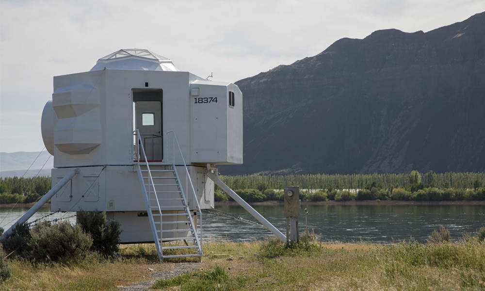 This-Tiny-Home-Is-Modeled-After-a-Lunar-Lander-1