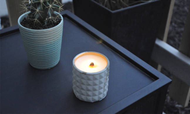 8 Good-Looking Citronella Candles for Your Next BBQ
