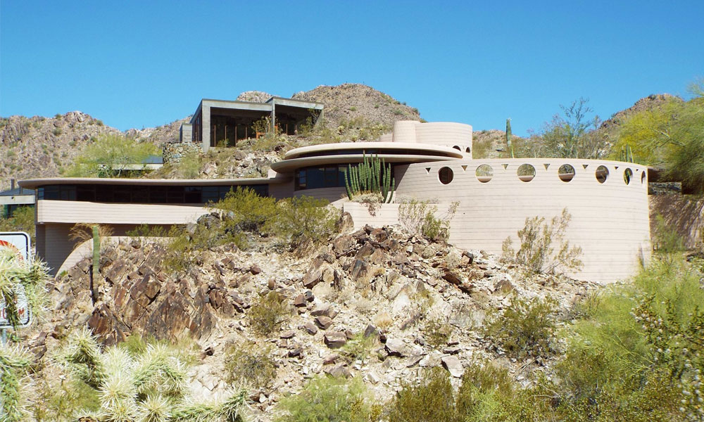 8 Frank Lloyd Wright Homes We’d Empty Our Bank Accounts to Live In