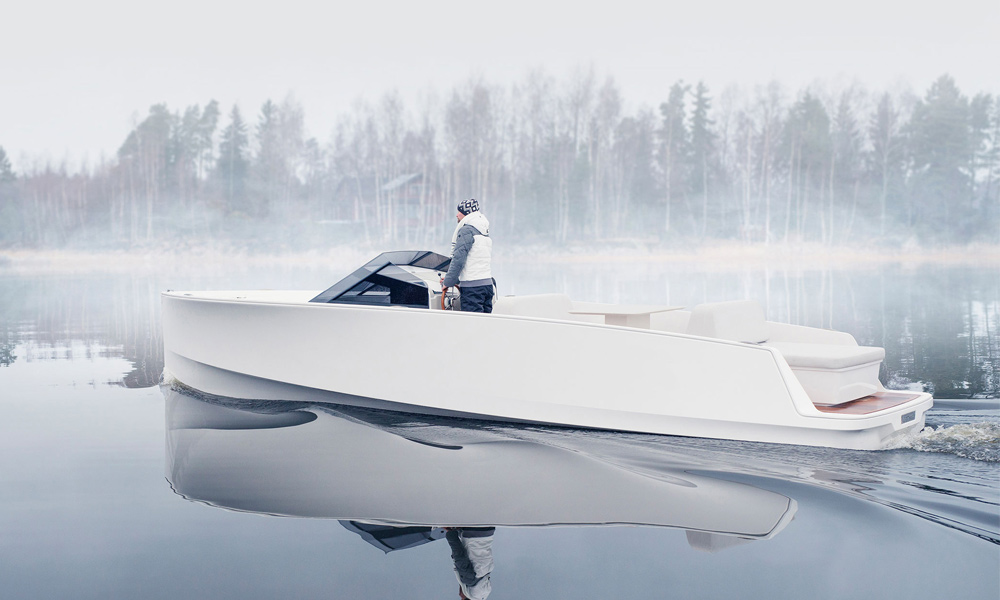Q30 Silent Electric Yacht