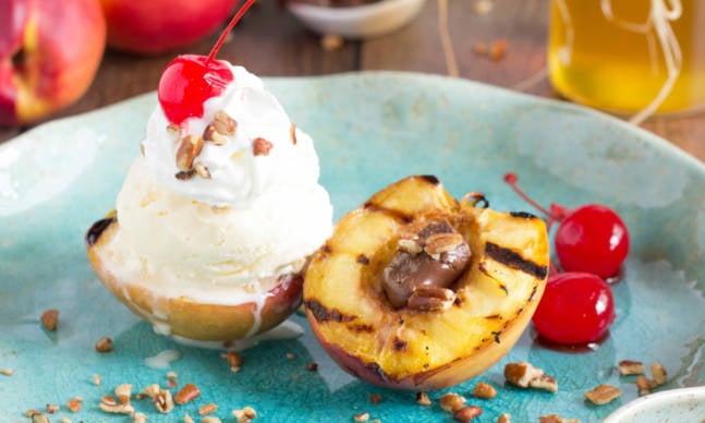 8 Great Desserts You Can Make on the Grill
