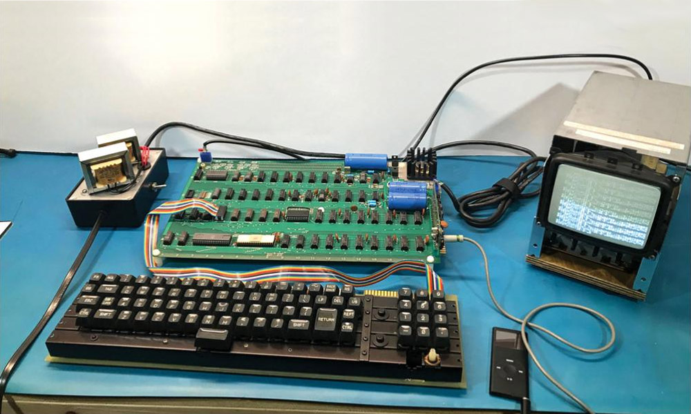 Am-Extremely-Rare-Apple-1-Computer-Is-Going-to-Auction-3