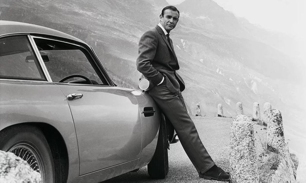 Aston-Martin-Is-Reproducing-James-Bonds-Goldfinger-DB5-Complete-with-Gadgets-1