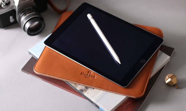 This Handmade Leather Sleeve Holds Your iPad and Accessories in Style