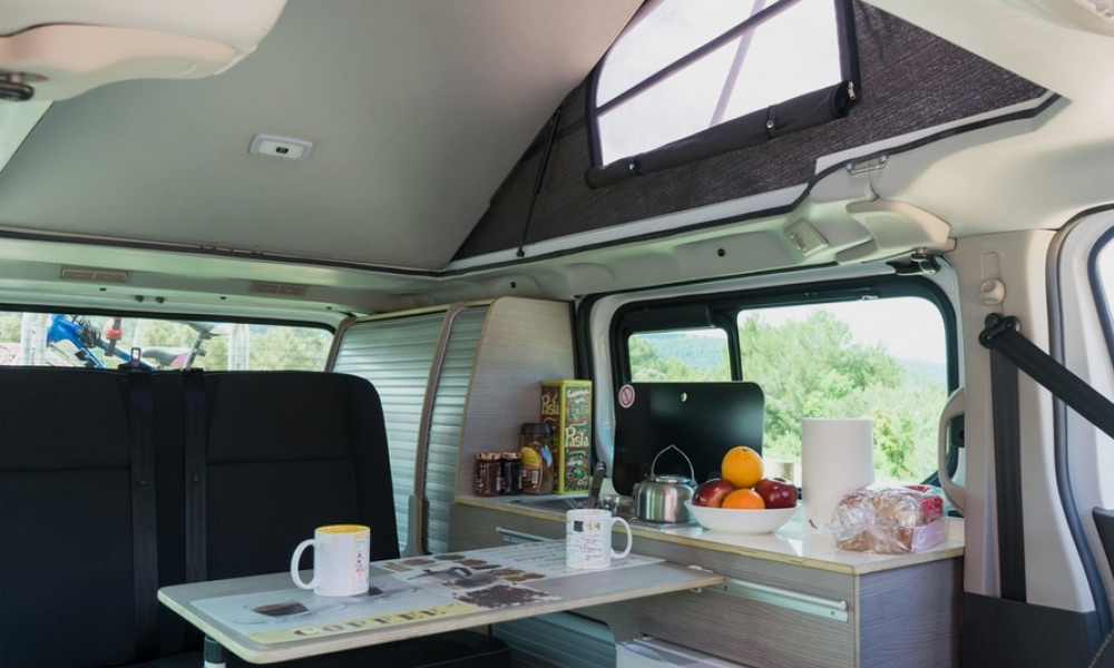 Nissan-Released-Two-New-Electric-Pop-Up-Camper-Vans-2