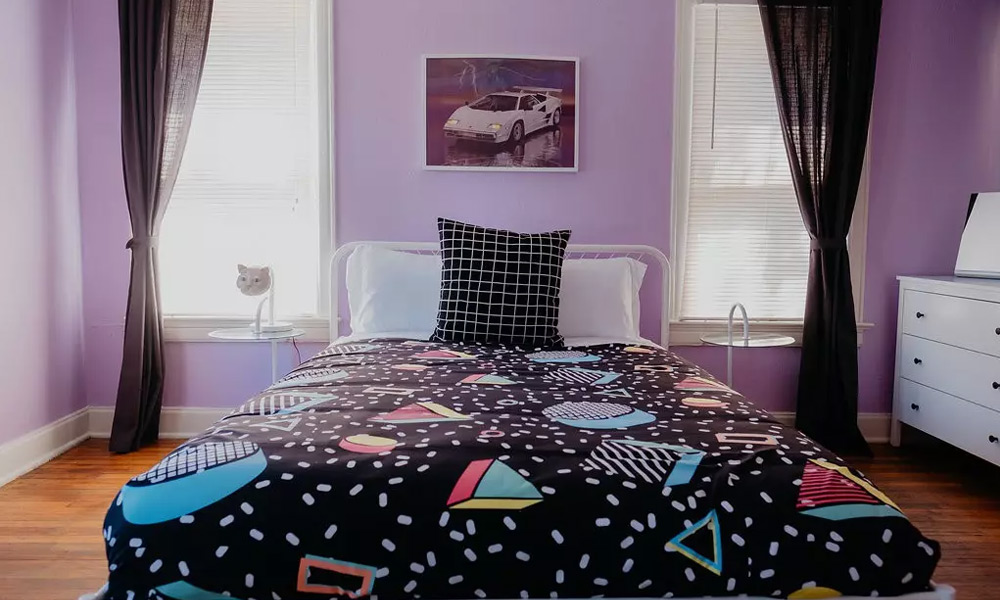 Stay-in-This-80s-Inspired-Airbnb-6