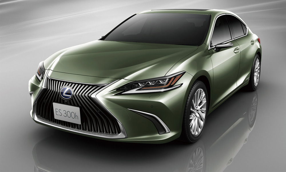 This-New-Lexus-ES-Has-Cameras-Instead-of-Side-Mirrors-1