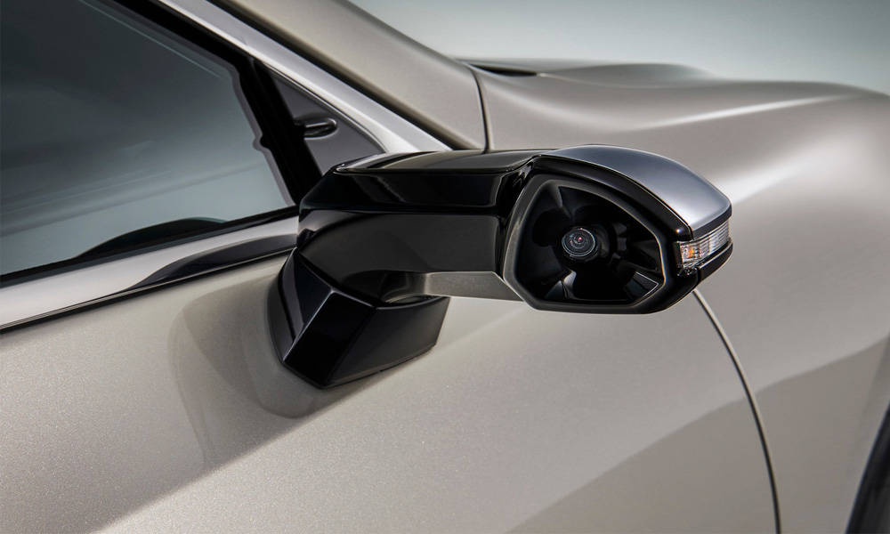 This-New-Lexus-ES-Has-Cameras-Instead-of-Side-Mirrors-3