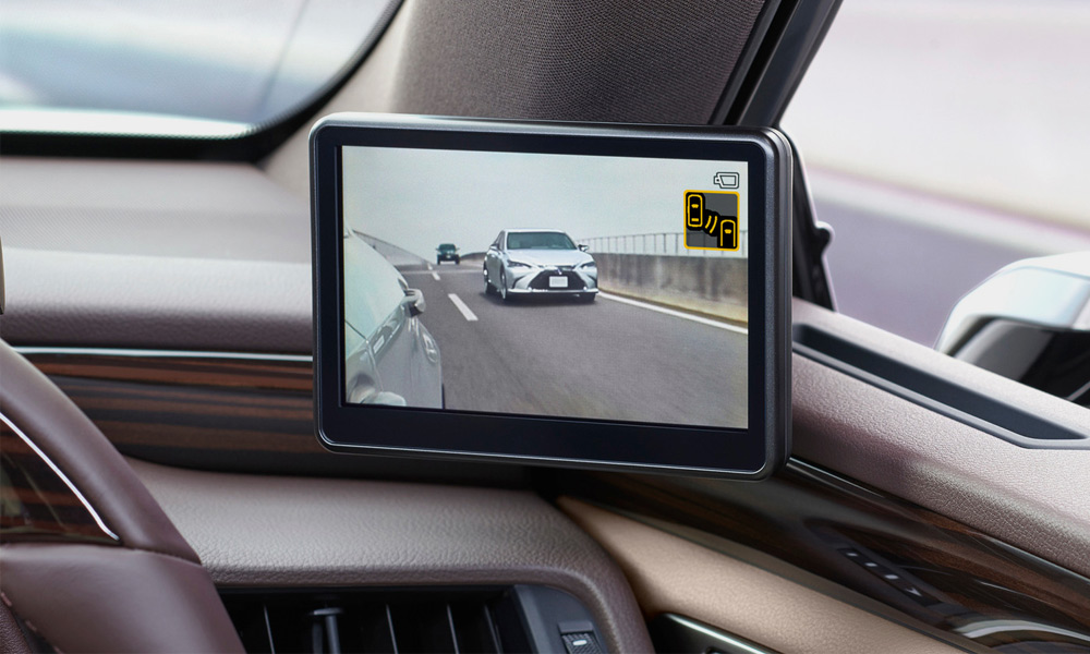 This-New-Lexus-ES-Has-Cameras-Instead-of-Side-Mirrors-4