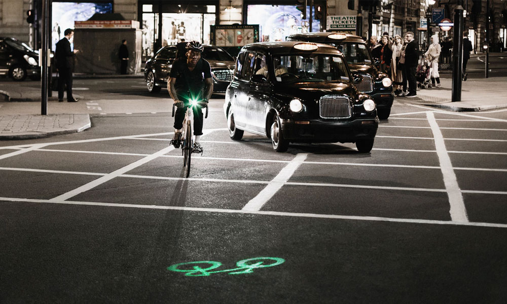 Bike-Light-Alerts-Drivers-When-You're-in-Their-Blind-Spot-2