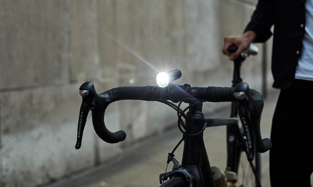 Bike-Light-Alerts-Drivers-When-You're-in-Their-Blind-Spot-3