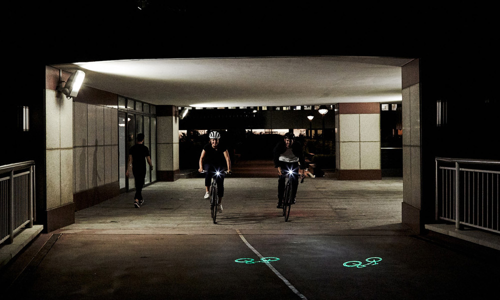 Bike-Light-Alerts-Drivers-When-You're-in-Their-Blind-Spot-4