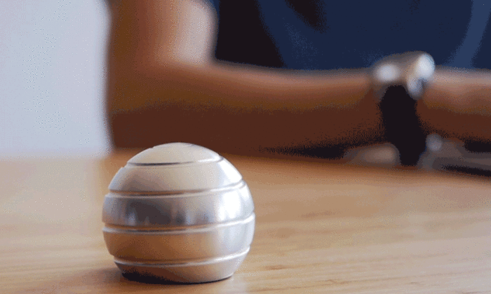 Mezmoglobe Hypnotic Desk Toy