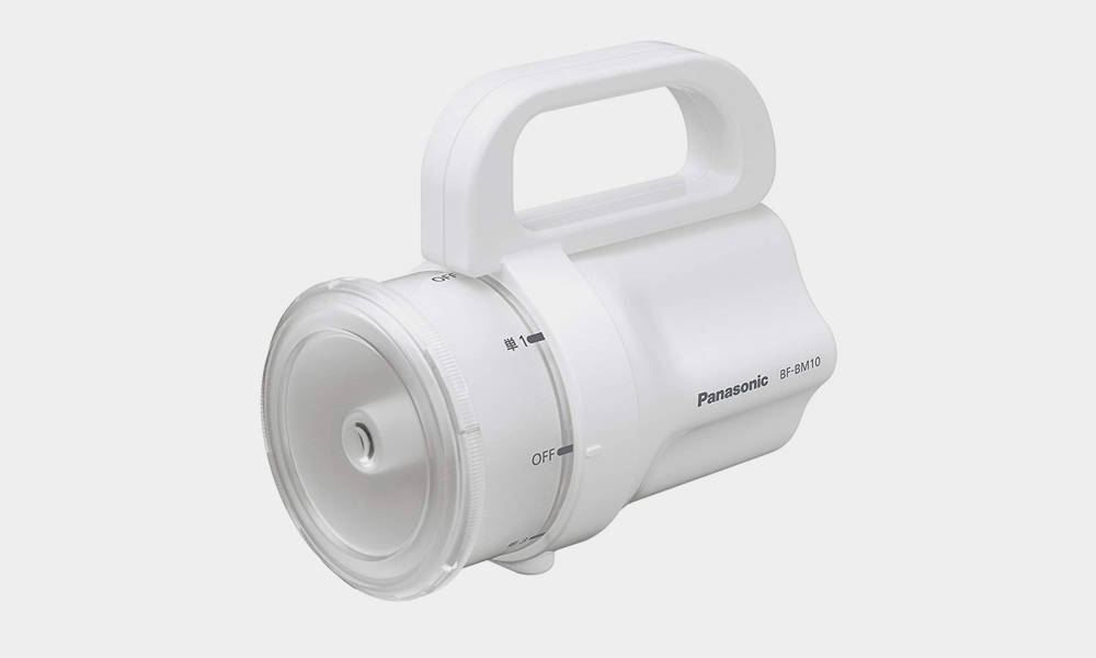 This-Panasonic-Flashlight-Accepts-Any-Battery-You-Have-1