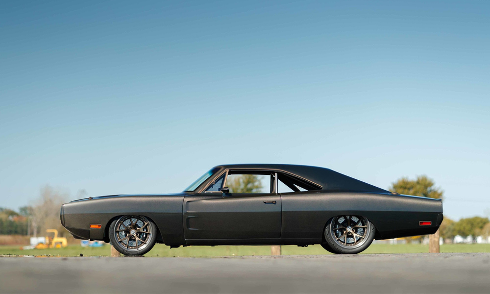 1970-Dodge-Charger-Is-Made-of-Carbon-Fiber-new-2