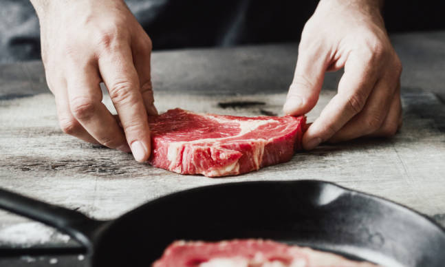The 3-3-2-2 Method Is the Trick to Perfect Steaks
