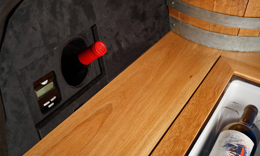 Lexus-Concept-Has-a-Wine-Bar-in-the-Trunk-5