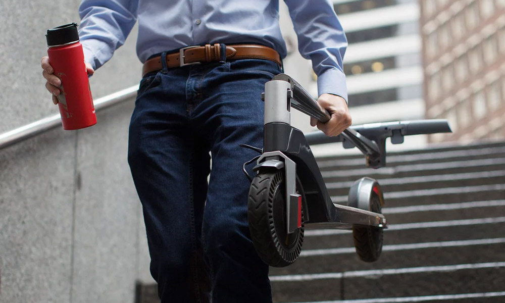 Unagi-Electric-Scooter-Makes-Quick-Commutes-Easier-Than-Ever-5