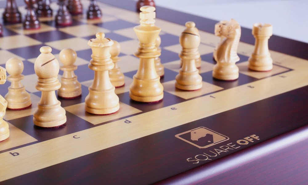 Square-Off-Smart-Chess-Board-2