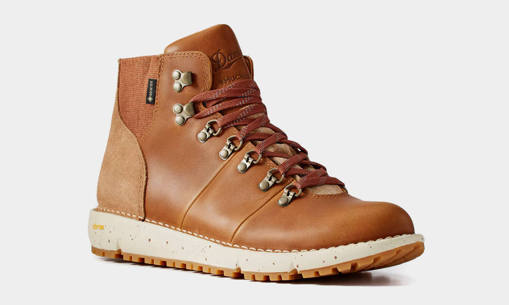 Huckberry-Collaborated-with-Danner-for-a-Unique-Pair-of-Vertigo-917-Boots-1