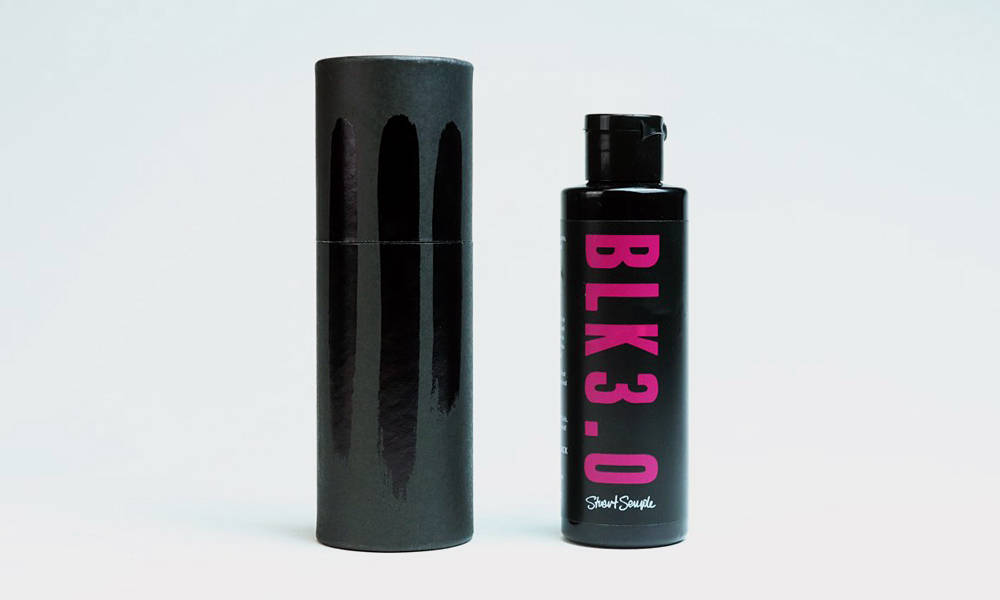 Black-3-0-Is-the-Blackest-Acrylic-Paint-in-the-World-1