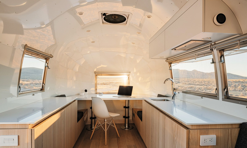 Edmonds-Lee-Architects-Airsteam-Mobile-Office-4