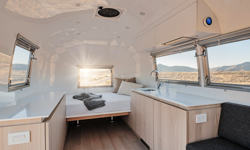 Edmonds-Lee-Architects-Airsteam-Mobile-Office-5