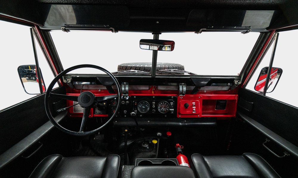 Classic-Car-Studio-1971-Land-Rover-Defender-Series-II-5