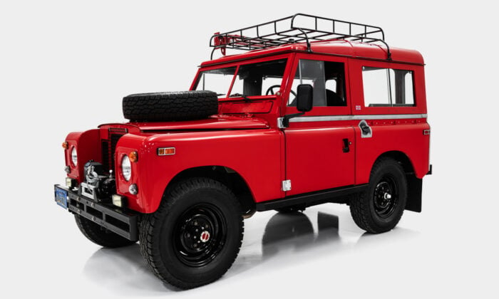 Classic Car Studio 1971 Land Rover Defender Series II