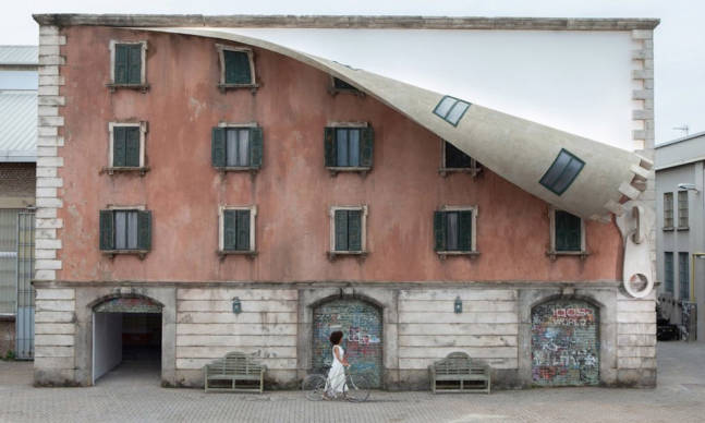 Sculptor’s Unzipped Milan Building Facade
