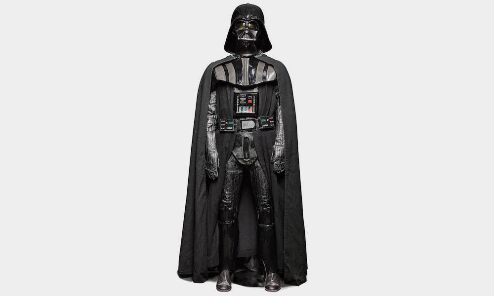 Original-1980-Darth-Vader-Costume-Goes-Up-for-Auction-1
