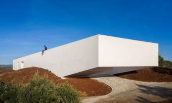 Vitor-Vilhena-Architects-House-of-Messines