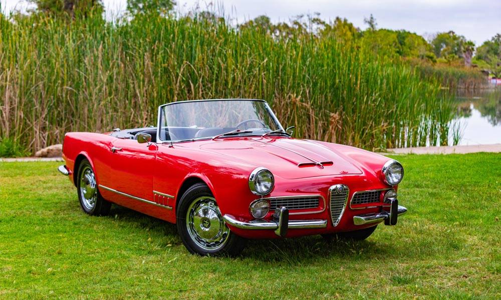 1961-Alfa-Romeo-2000-Spider-Type-102-1