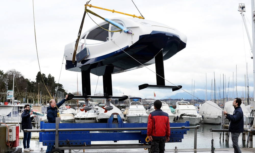 SeaBubbles-Electric-Hydrofoil-Water-Taxi-5